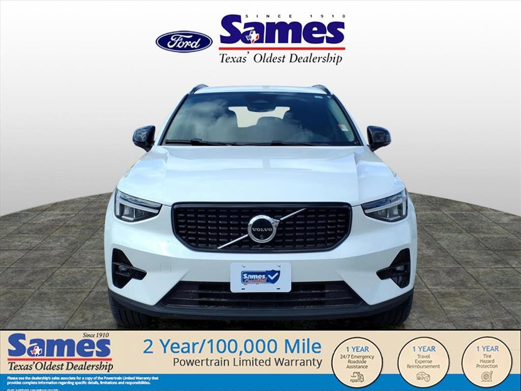 Used 2024 Volvo XC40 B5 Plus w/ Climate Package image 3