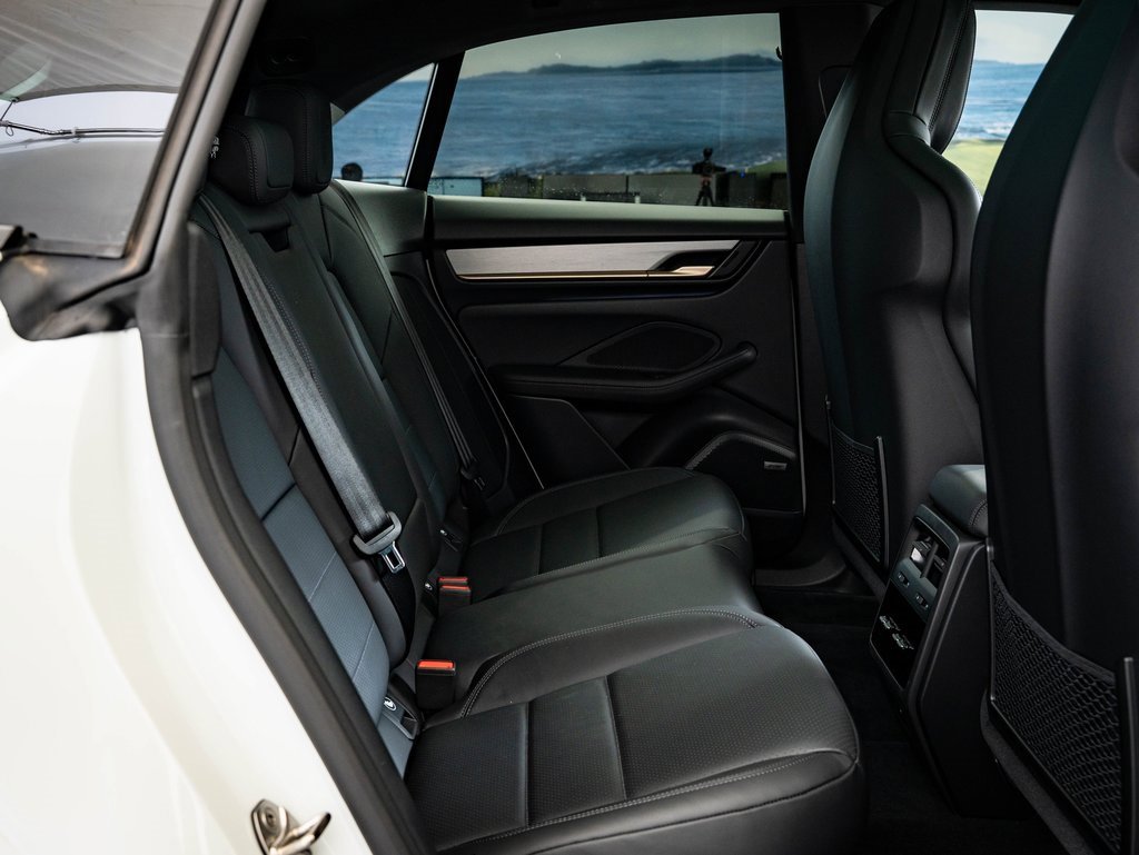 New 2026 Porsche Macan 4S Electric image 40