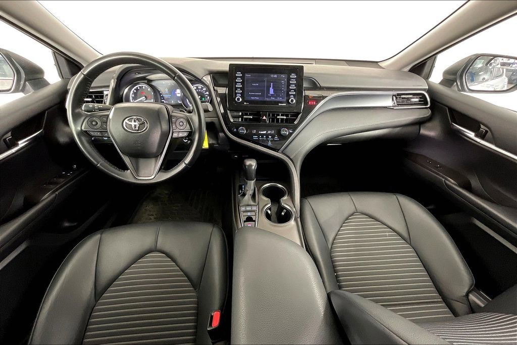 Used 2022 Toyota Camry SE image 21