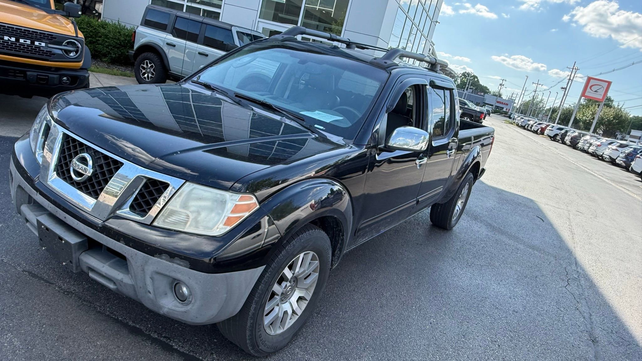 Used 2009 Nissan Frontier LE w/ LE Value Truck Pkg AWD/4WD image 11