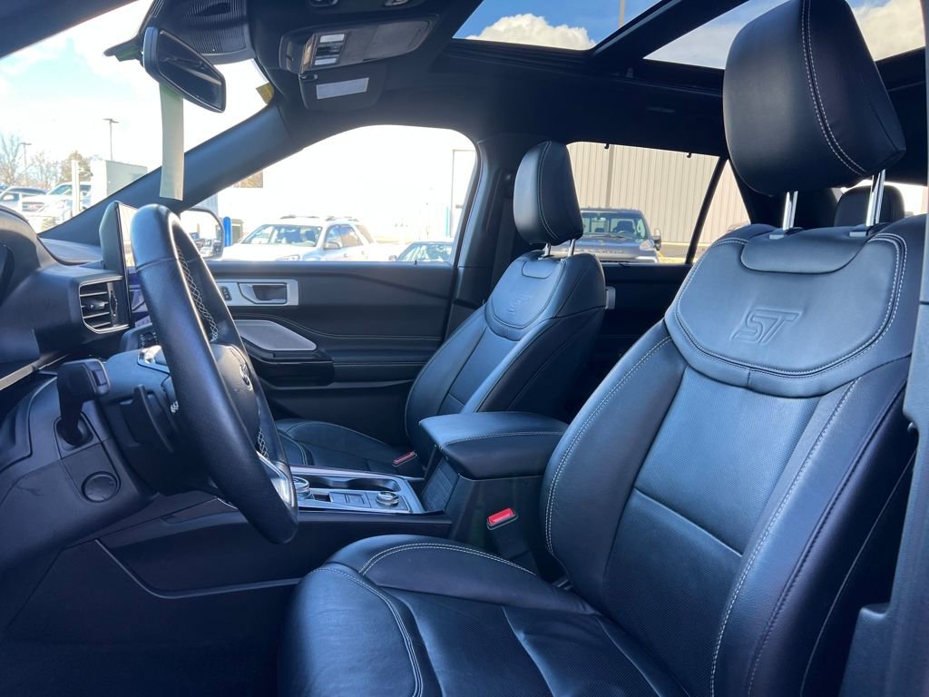 Certified 2022 Ford Explorer ST w/ Equipment Group 401A image 9