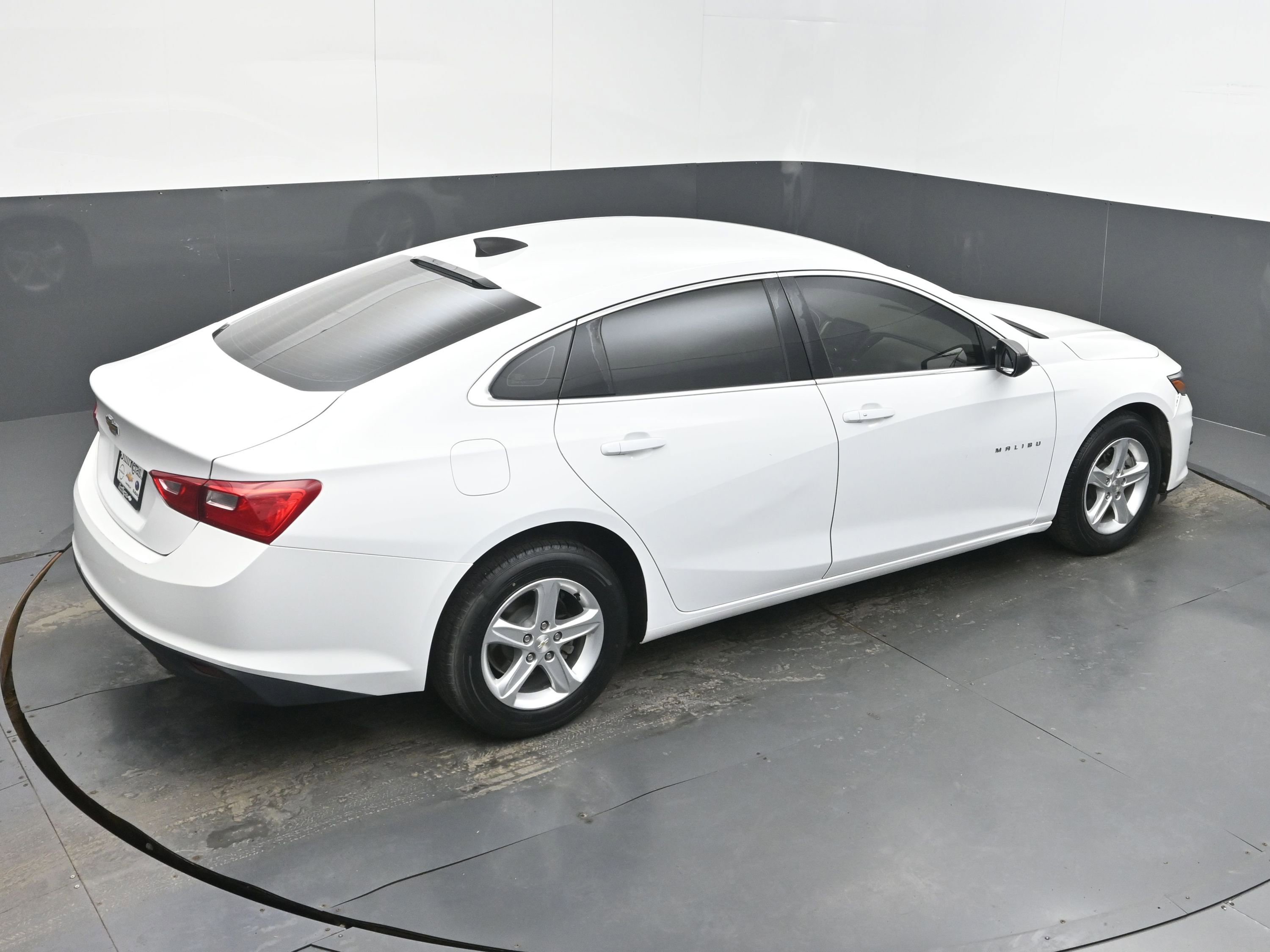 Used 2021 Chevrolet Malibu LS image 37