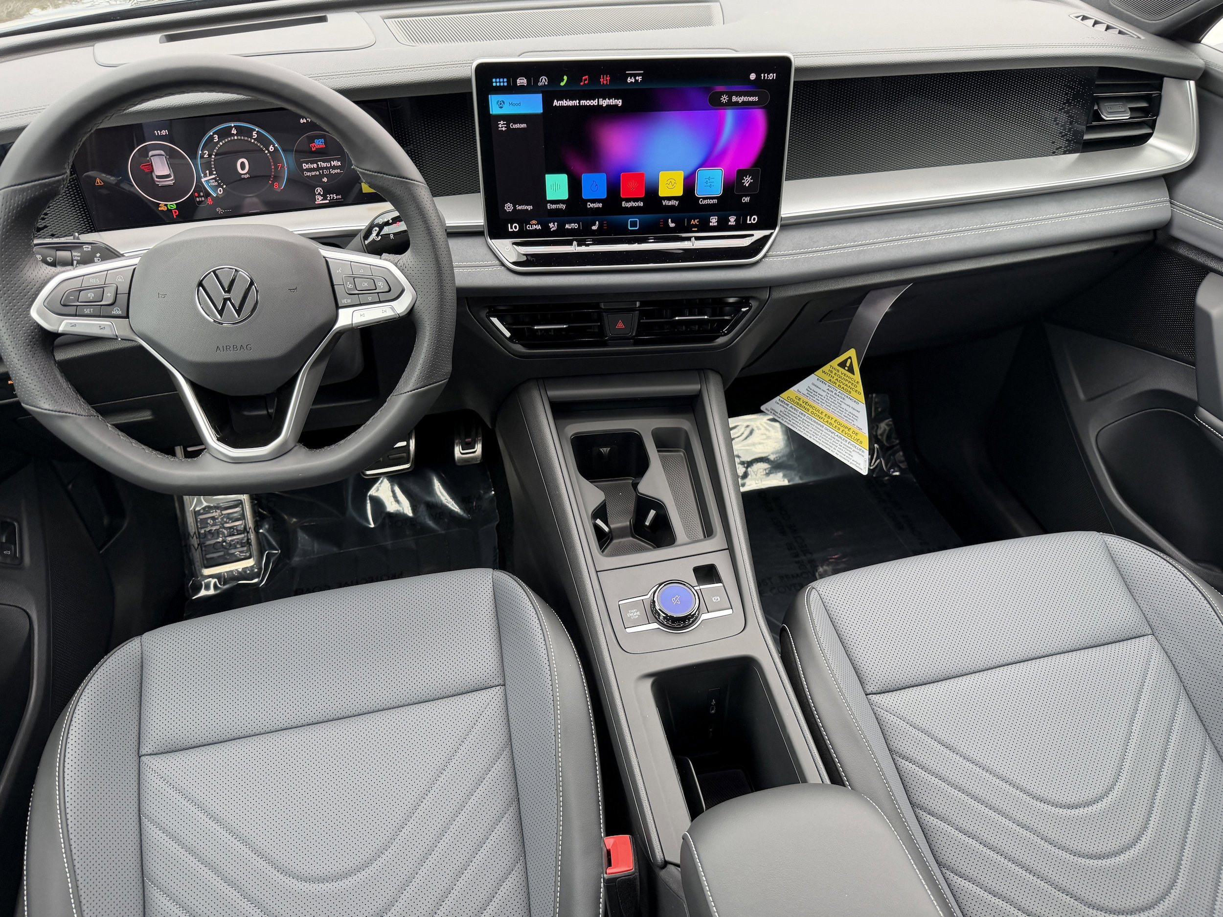New 2026 Volkswagen Tiguan SE R-Line FWD image 12