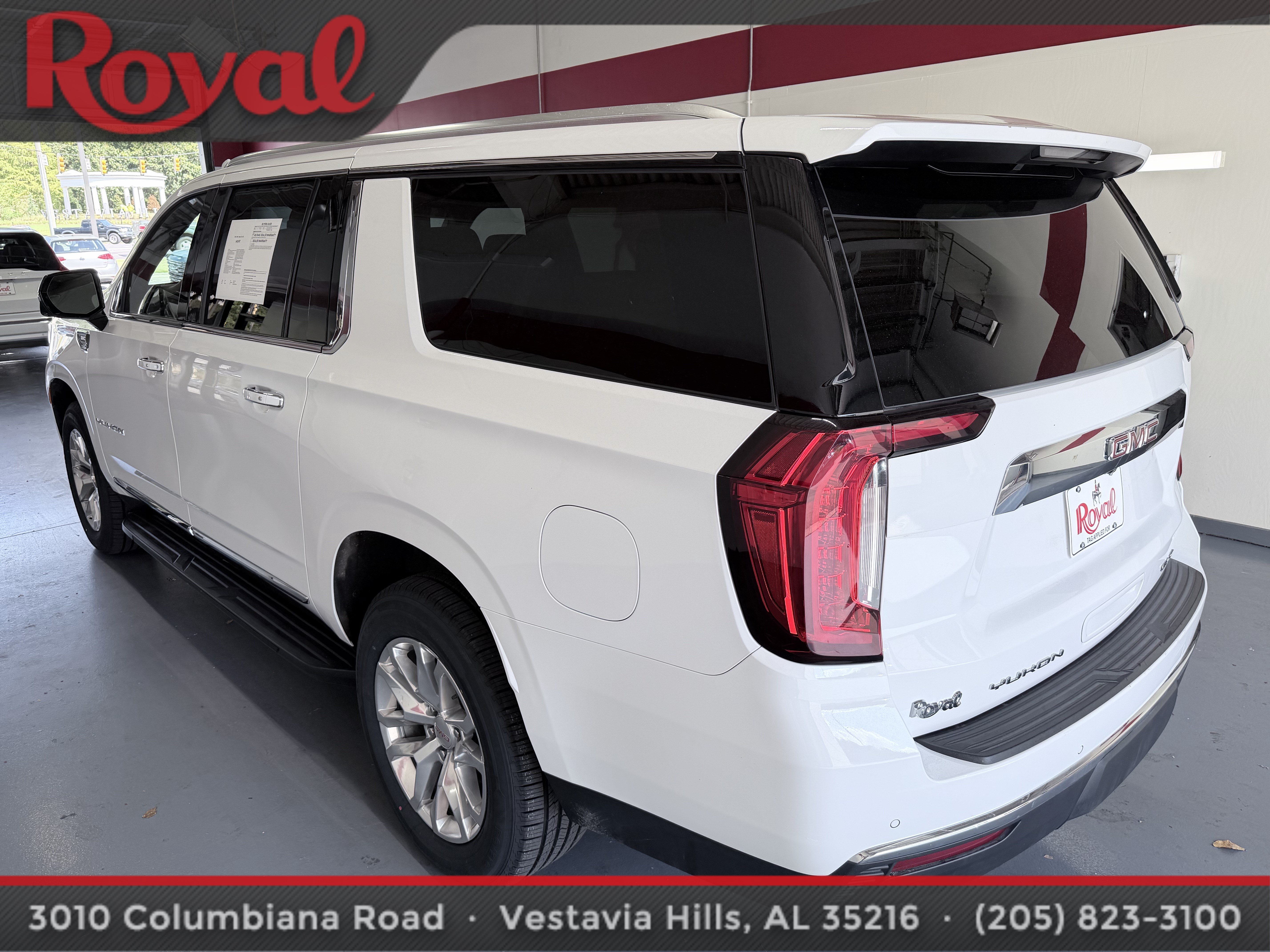 Used 2024 GMC Yukon XL SLT w/ SLT Luxury Package RWD image 6