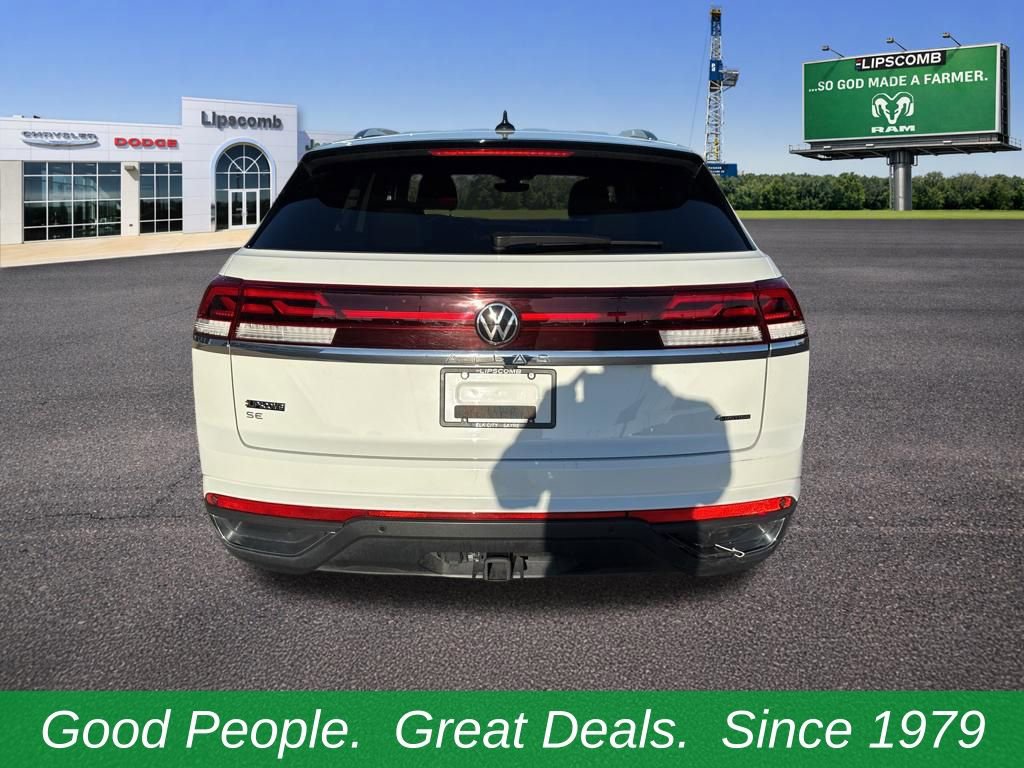 Used 2025 Volkswagen Atlas Cross Sport SE image 4