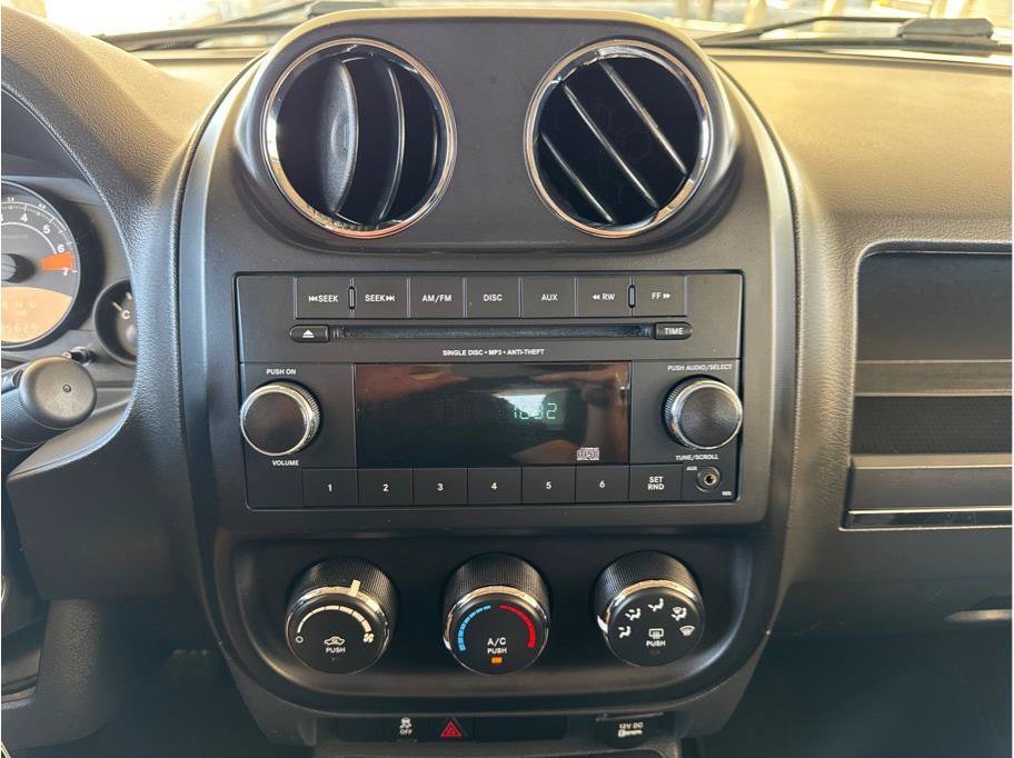 Used 2015 Jeep Patriot Sport w/ Power Value Group AWD/4WD image 19