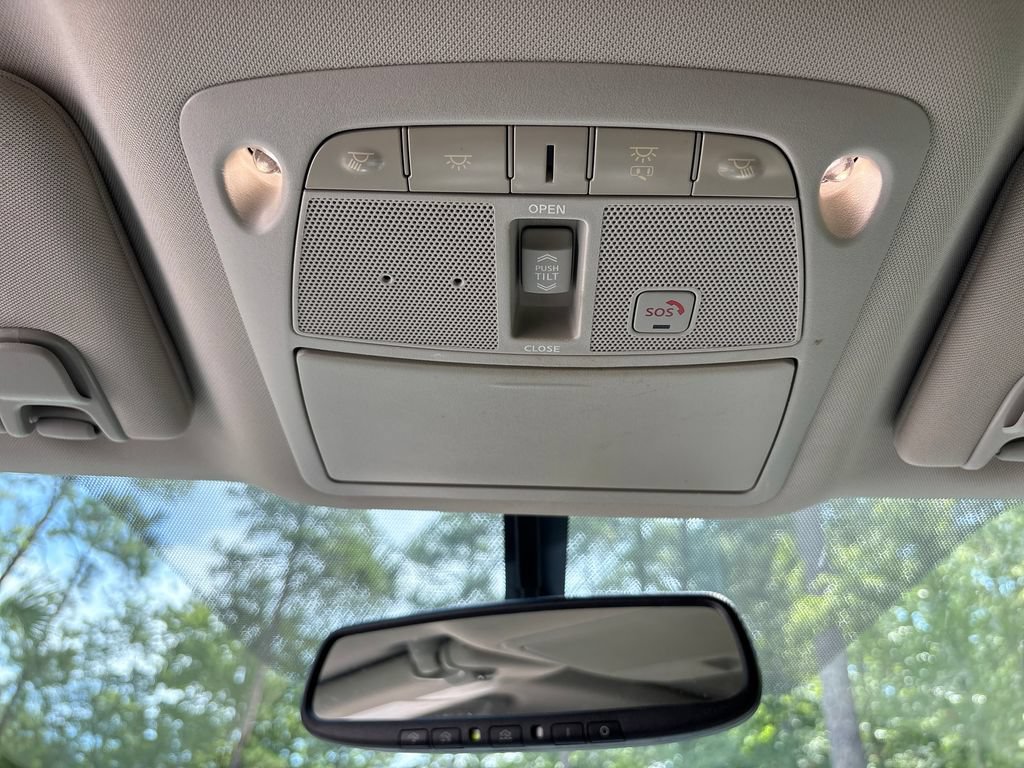 Used 2018 Nissan Murano Platinum w/ Cargo Package FWD image 32