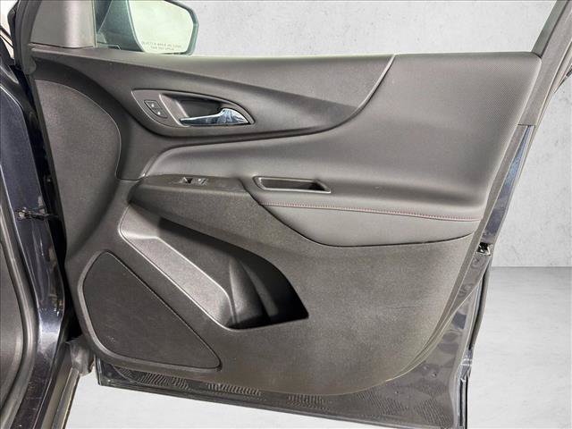 Used 2023 Chevrolet Equinox RS FWD image 15