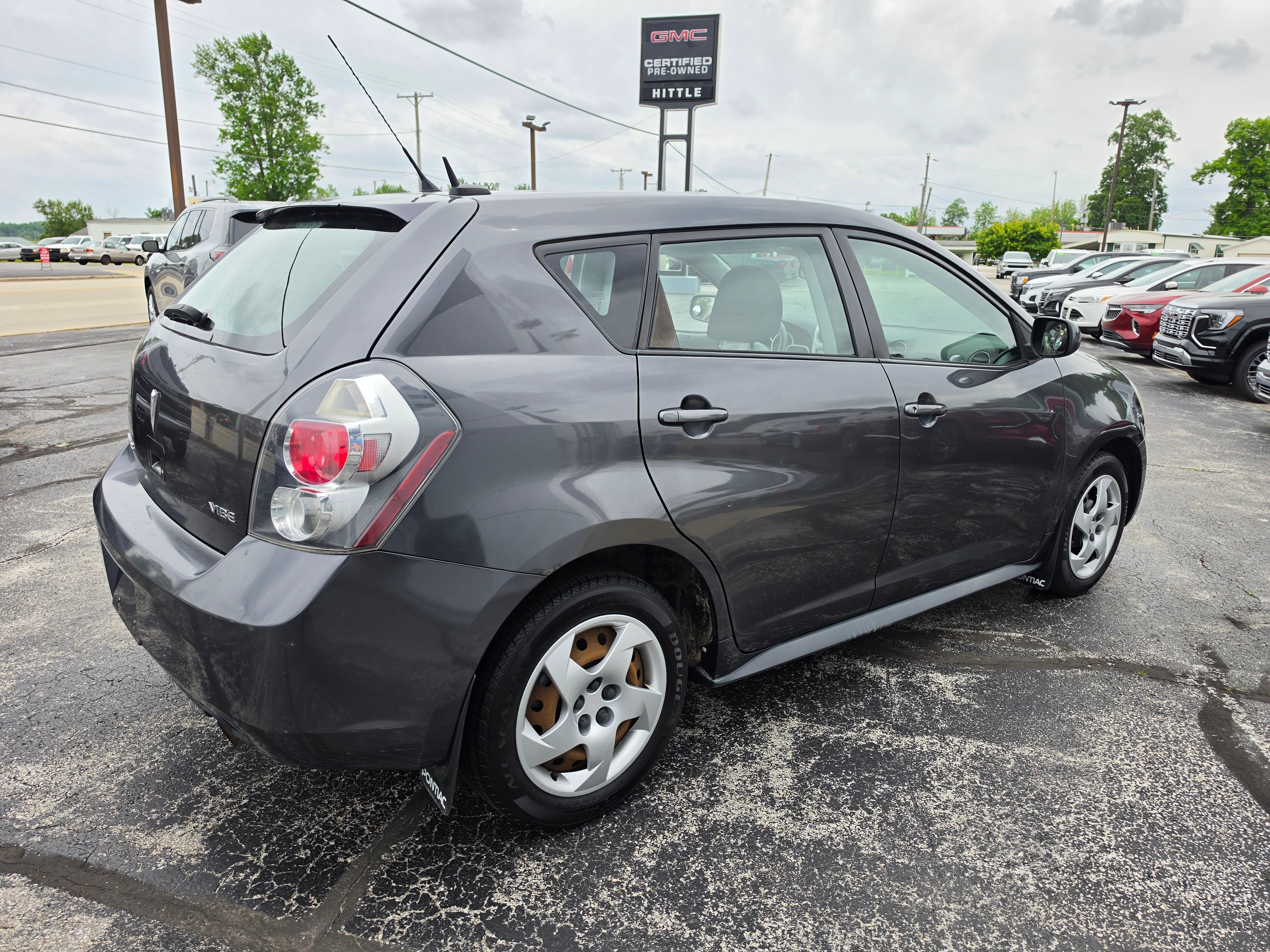 Used 2009 Pontiac Vibe w/ Preferred Package FWD image 4
