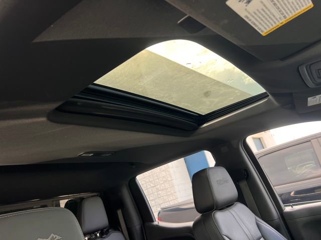 Used 2019 Chevrolet Silverado 1500 High Country image 38