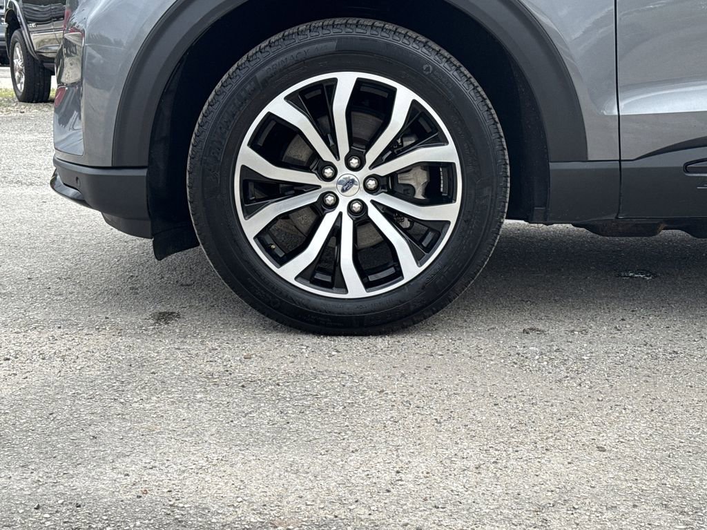 Used 2025 Ford Explorer ST-Line AWD/4WD image 9