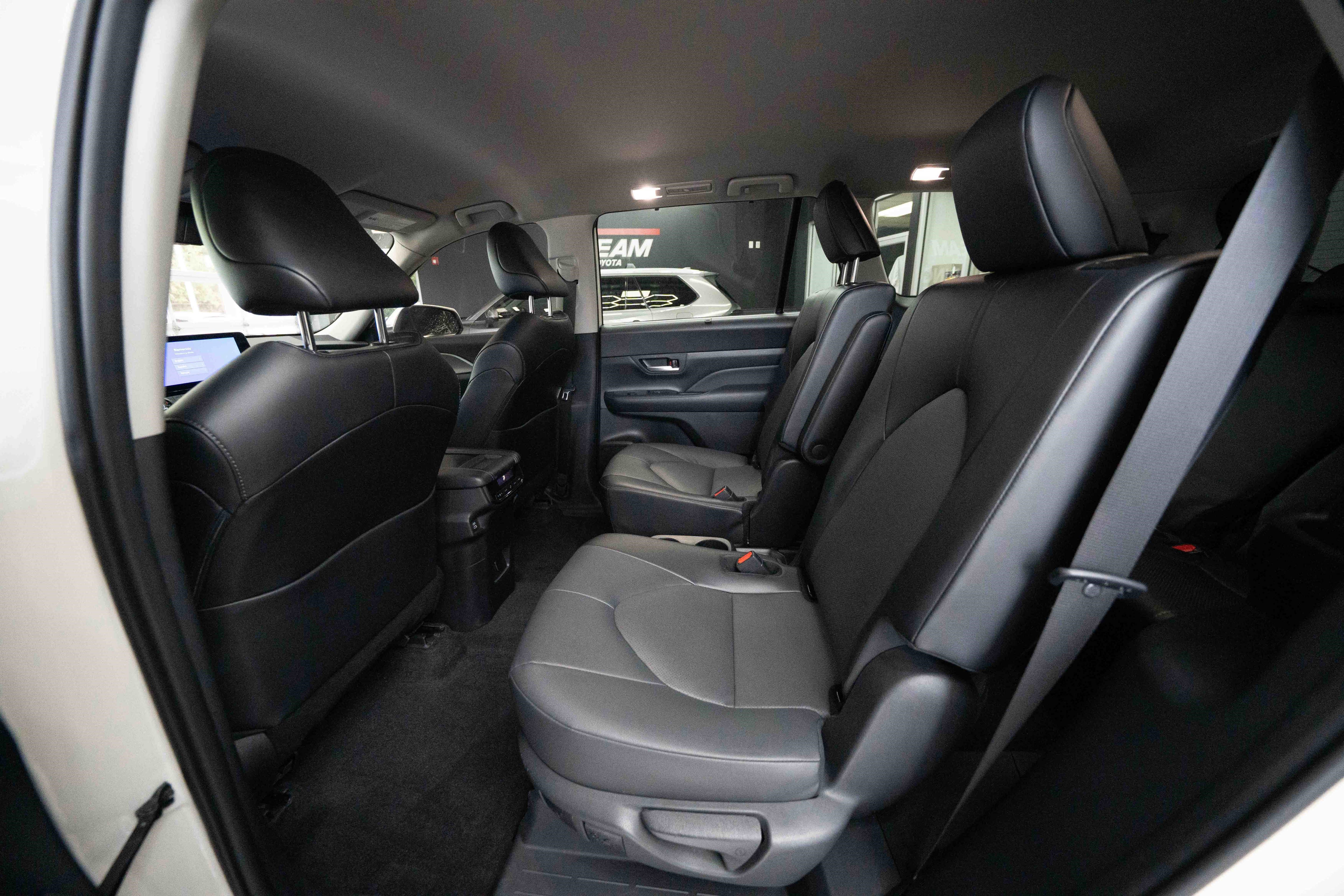 Used 2024 Toyota Grand Highlander XLE image 23