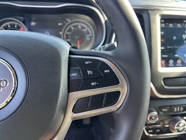 Used 2022 Jeep Cherokee Latitude Lux w/ Mopar Interior Package FWD image 15