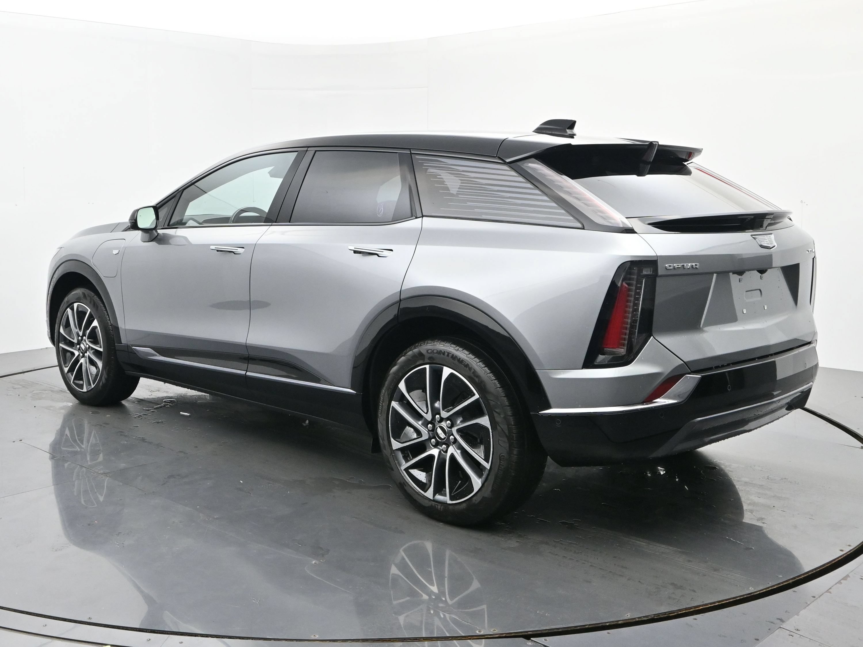 New 2026 Cadillac Optiq Sport 2 w/ LPO, Floor Liner Package AWD/4WD image 3