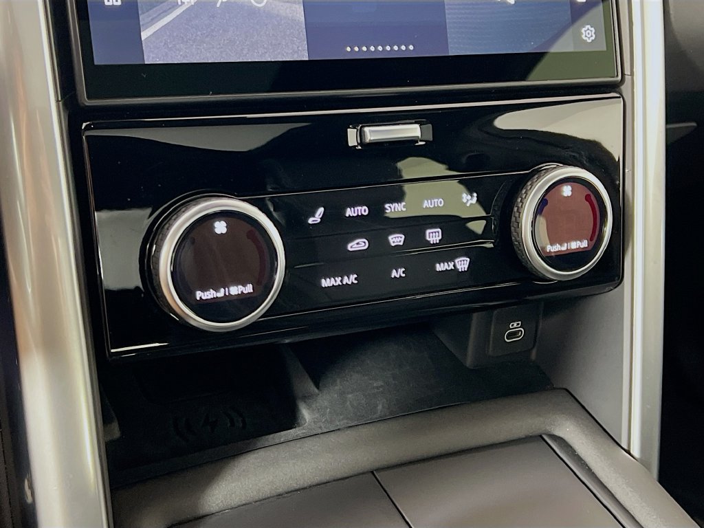 Certified 2025 Land Rover Discovery S AWD/4WD image 16