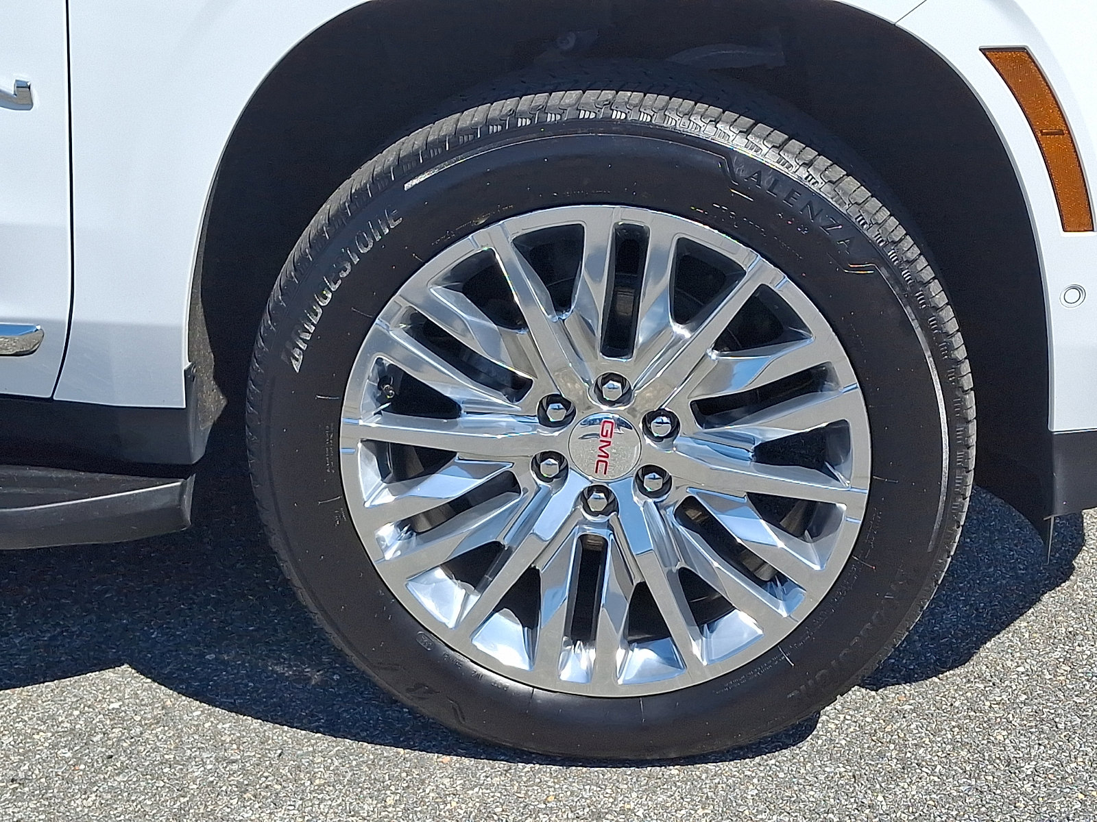 Used 2025 GMC Yukon XL Elevation w/ Elevation Premium Package image 8