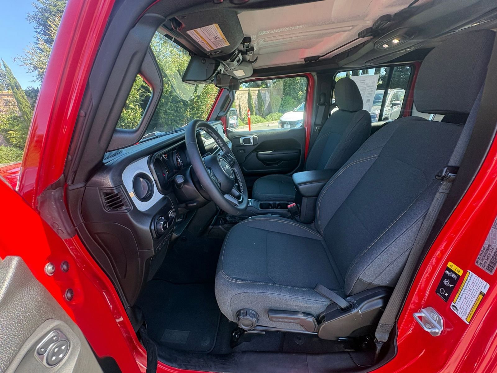 Used 2025 Jeep Wrangler Sport S AWD/4WD image 25