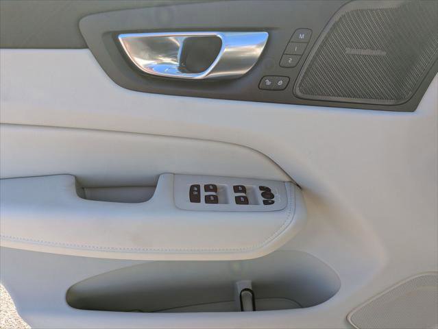 New 2026 Volvo XC60 T8 Ultra w/ Protection Package Premier image 7