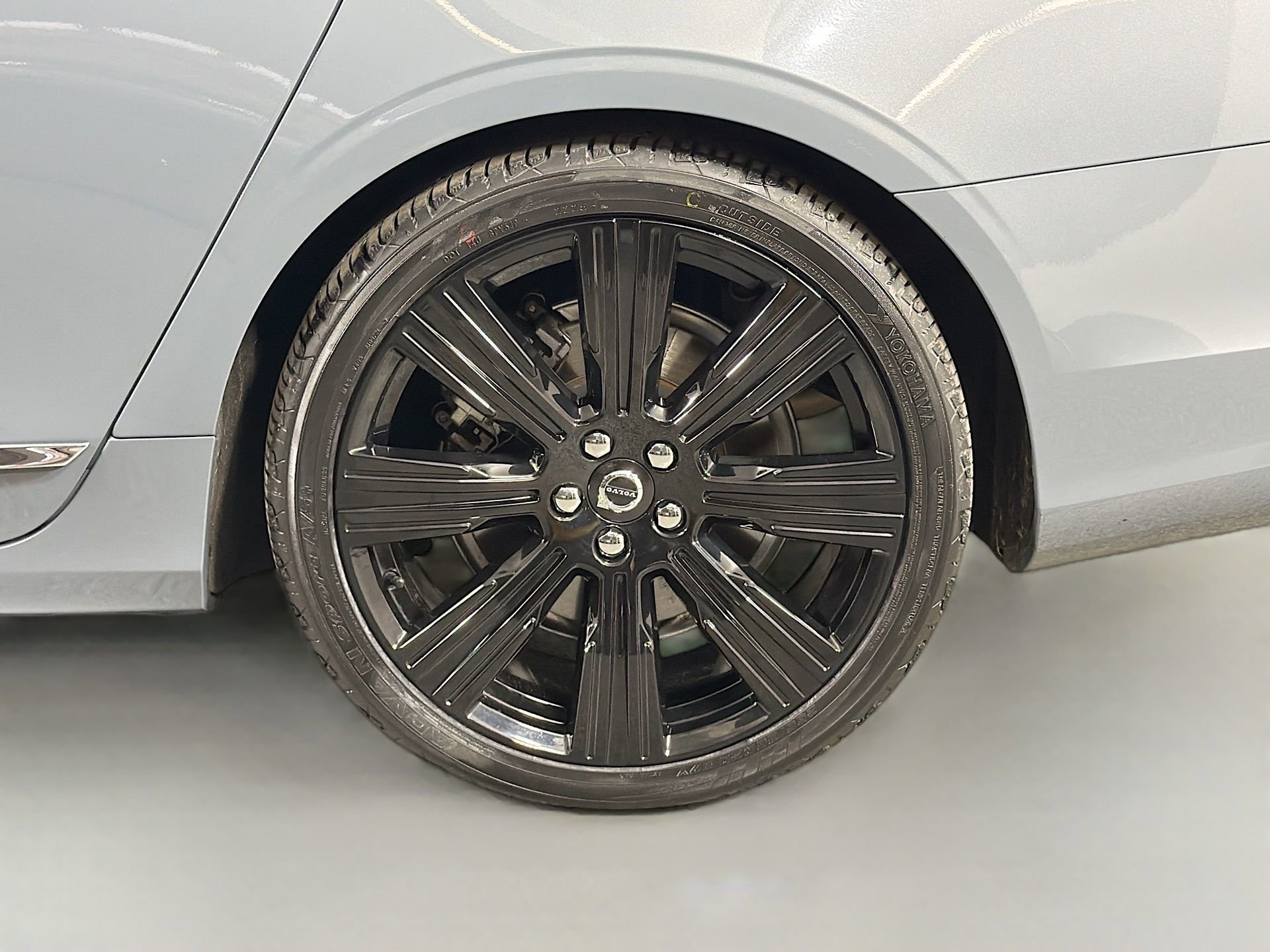 Used 2023 Volvo S90 B6 Ultimate w/ Protection Package Premier image 32