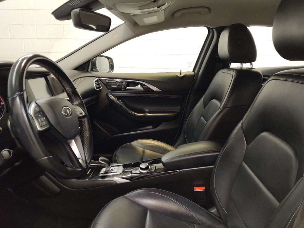 Used 2018 INFINITI QX30 AWD image 17