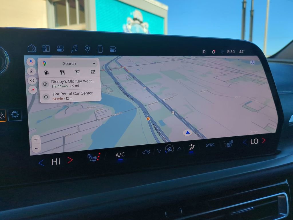 Used 2025 Chevrolet Traverse LT image 27