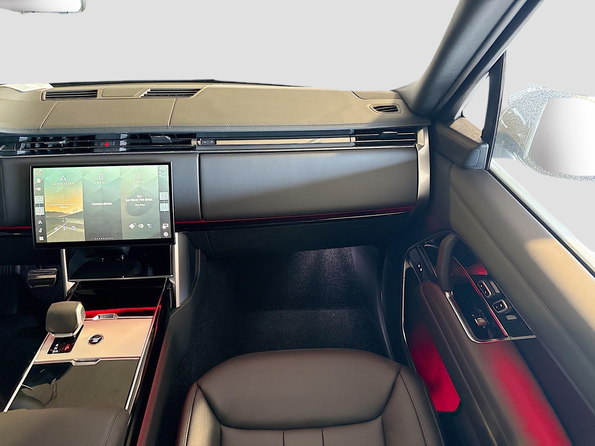 New 2026 Land Rover Range Rover SE AWD/4WD image 17