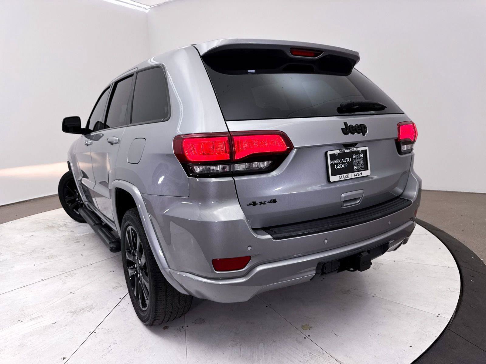 Used 2021 Jeep Grand Cherokee Laredo X AWD/4WD image 7