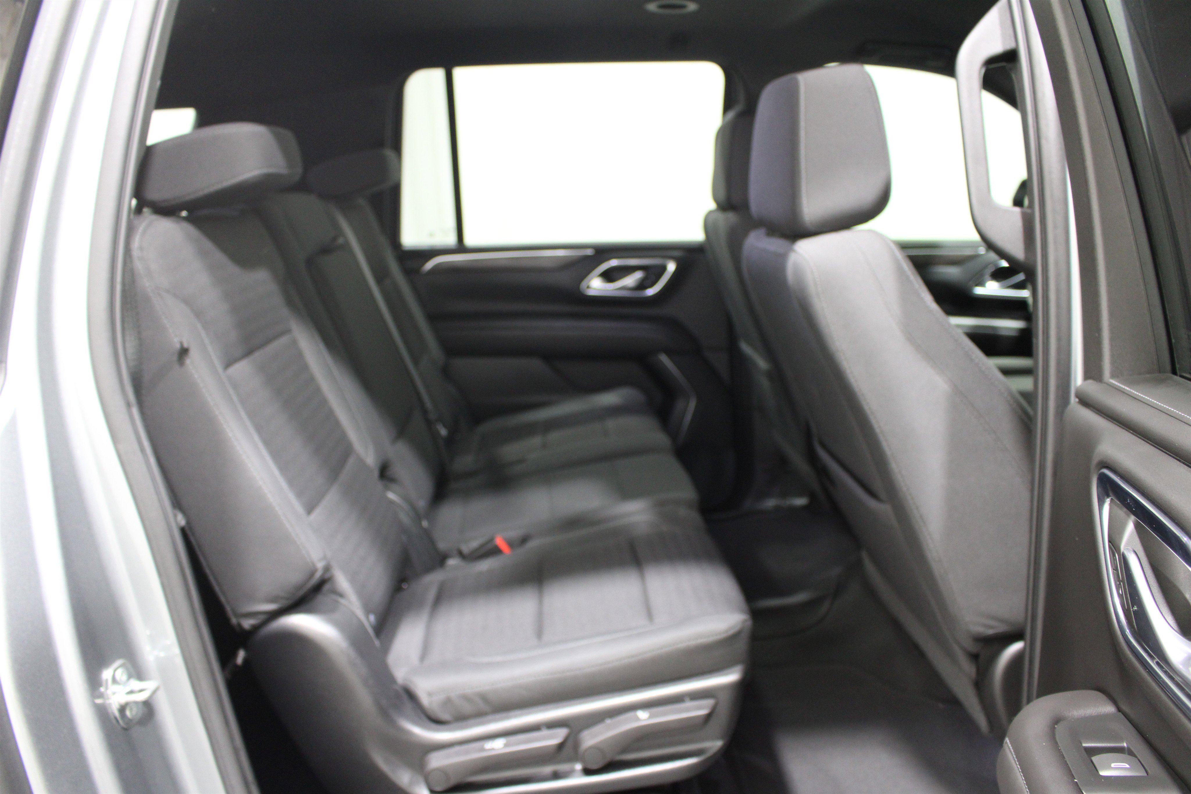 Used 2023 Chevrolet Suburban LS image 21