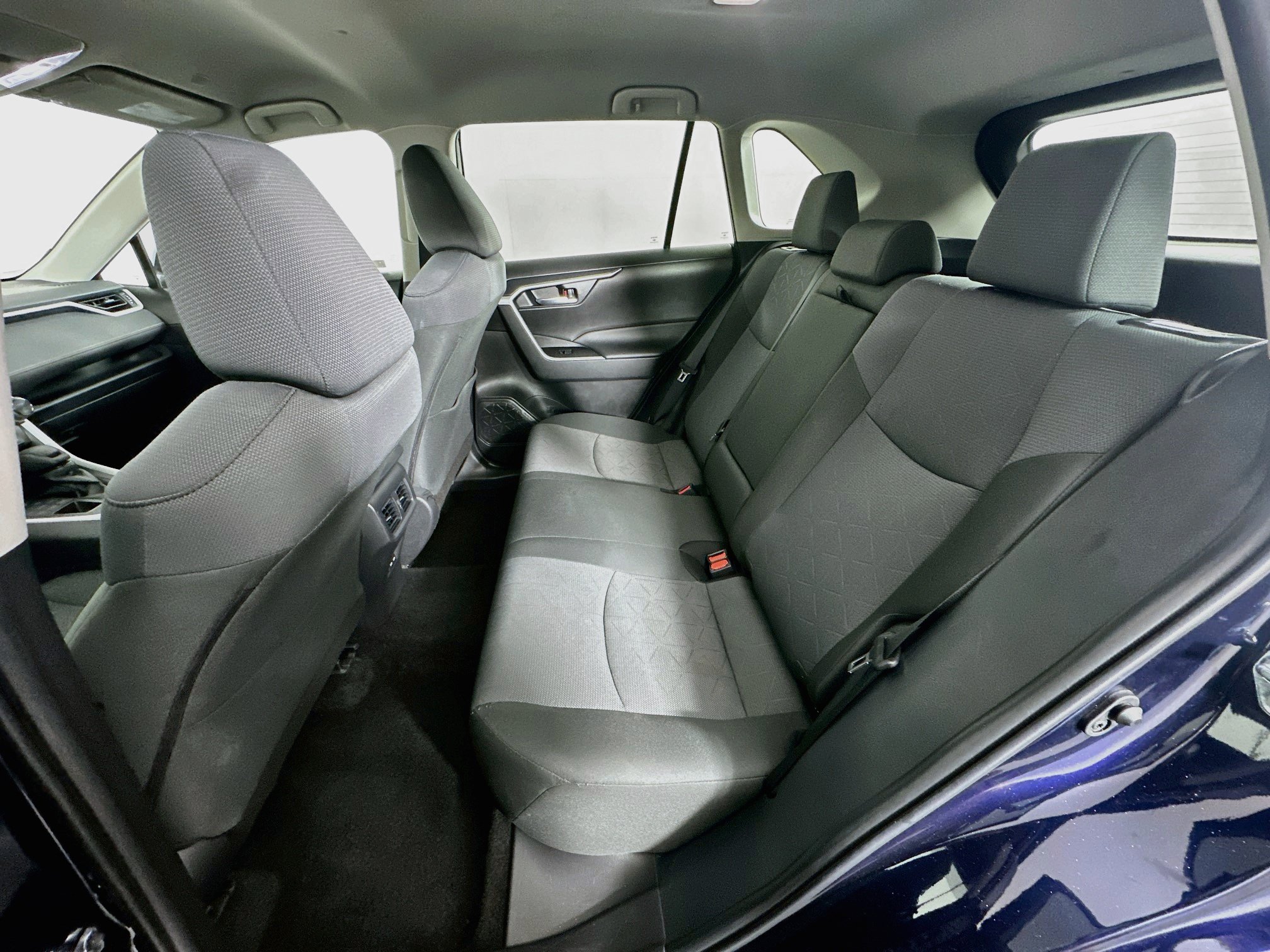 Used 2025 Toyota RAV4 XLE AWD/4WD image 29