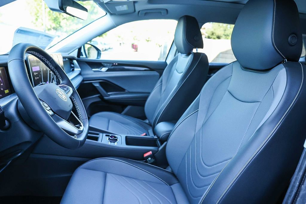 New 2026 Volkswagen Tiguan SE image 29