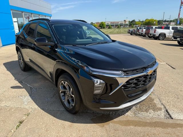 Used 2025 Chevrolet Trax LT w/ Driver Confidence Package FWD image 7