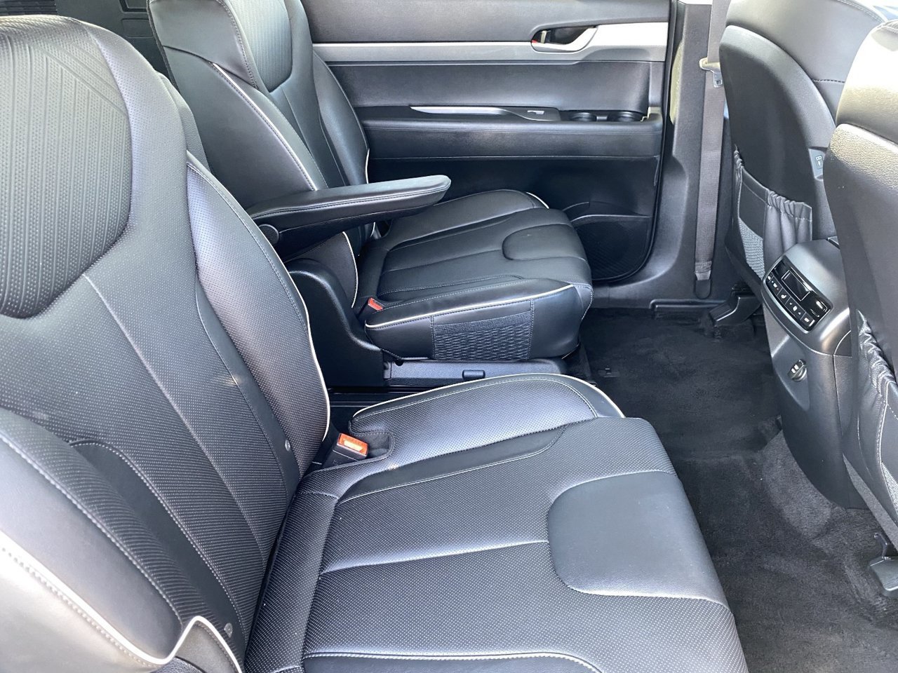 Used 2025 Hyundai Palisade SEL FWD image 12