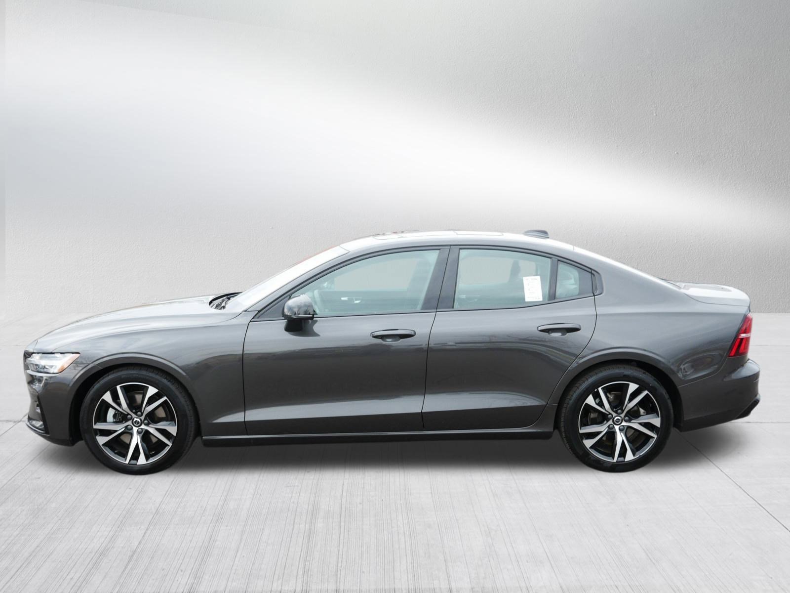 Used 2025 Volvo S60 B5 Core image 4