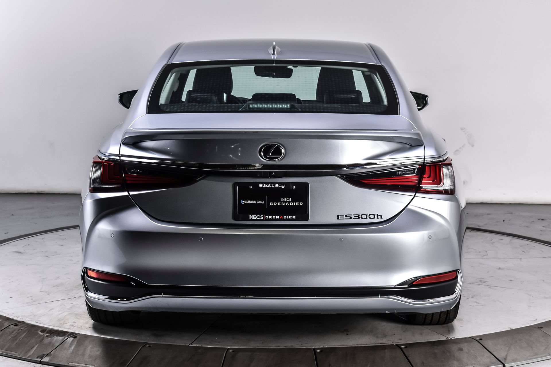 Used 2025 Lexus ES 300h w/ Premium Package FWD image 5