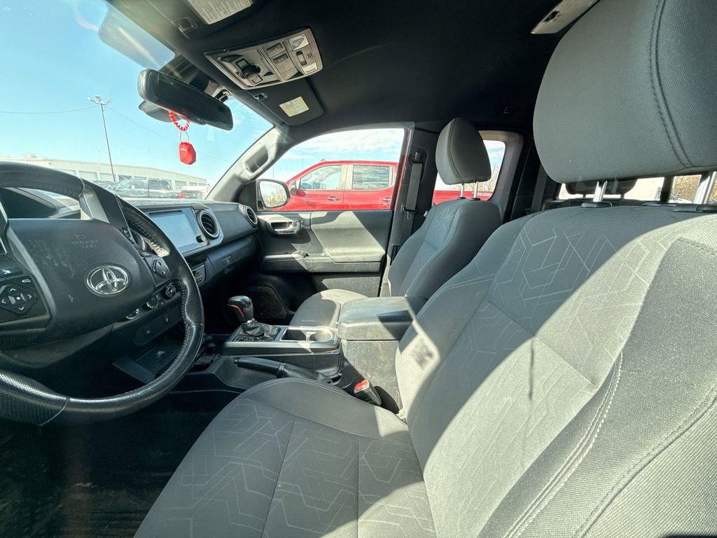 Used 2018 Toyota Tacoma TRD Off-Road image 10