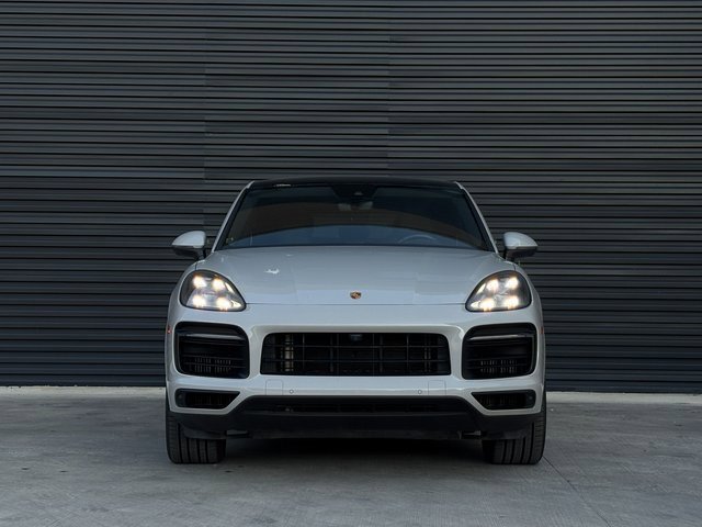 Certified 2022 Porsche Cayenne Platinum Edition image 10