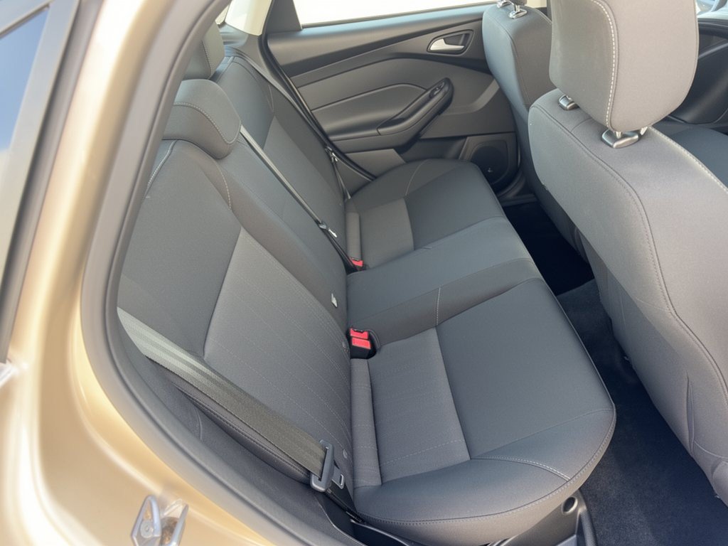 Used 2018 Ford Focus SEL FWD image 29