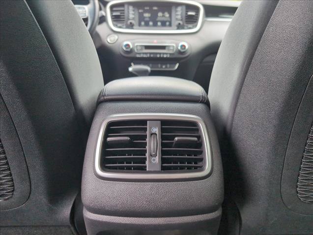 Used 2020 Kia Sorento S FWD image 19
