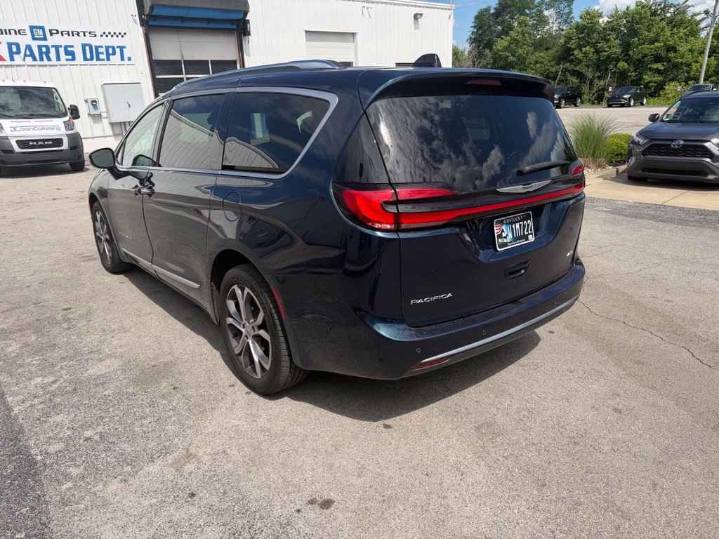 Used 2023 Chrysler Pacifica Pinnacle AWD/4WD image 4