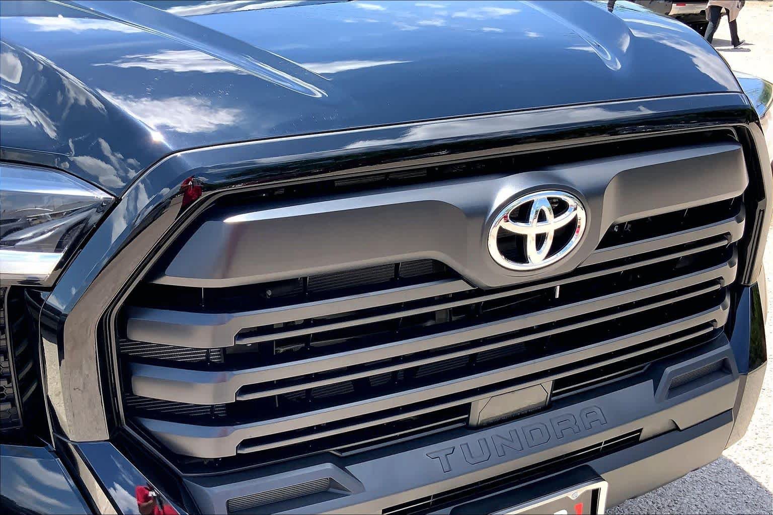 Used 2025 Toyota Tundra SR w/ SR Tow Package AWD/4WD image 28