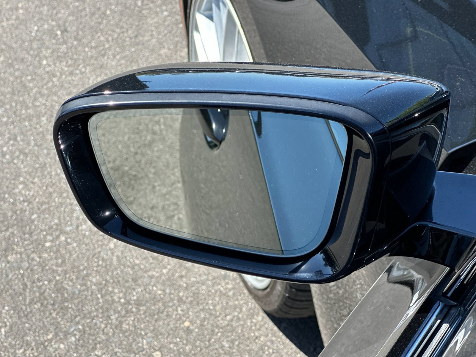 Used 2021 BMW 330i Sedan w/ Convenience Package RWD image 9