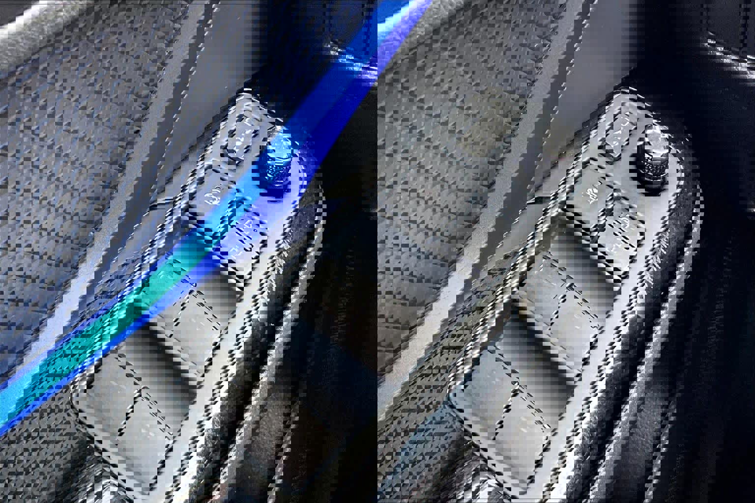 Used 2021 Toyota C-HR XLE FWD image 33