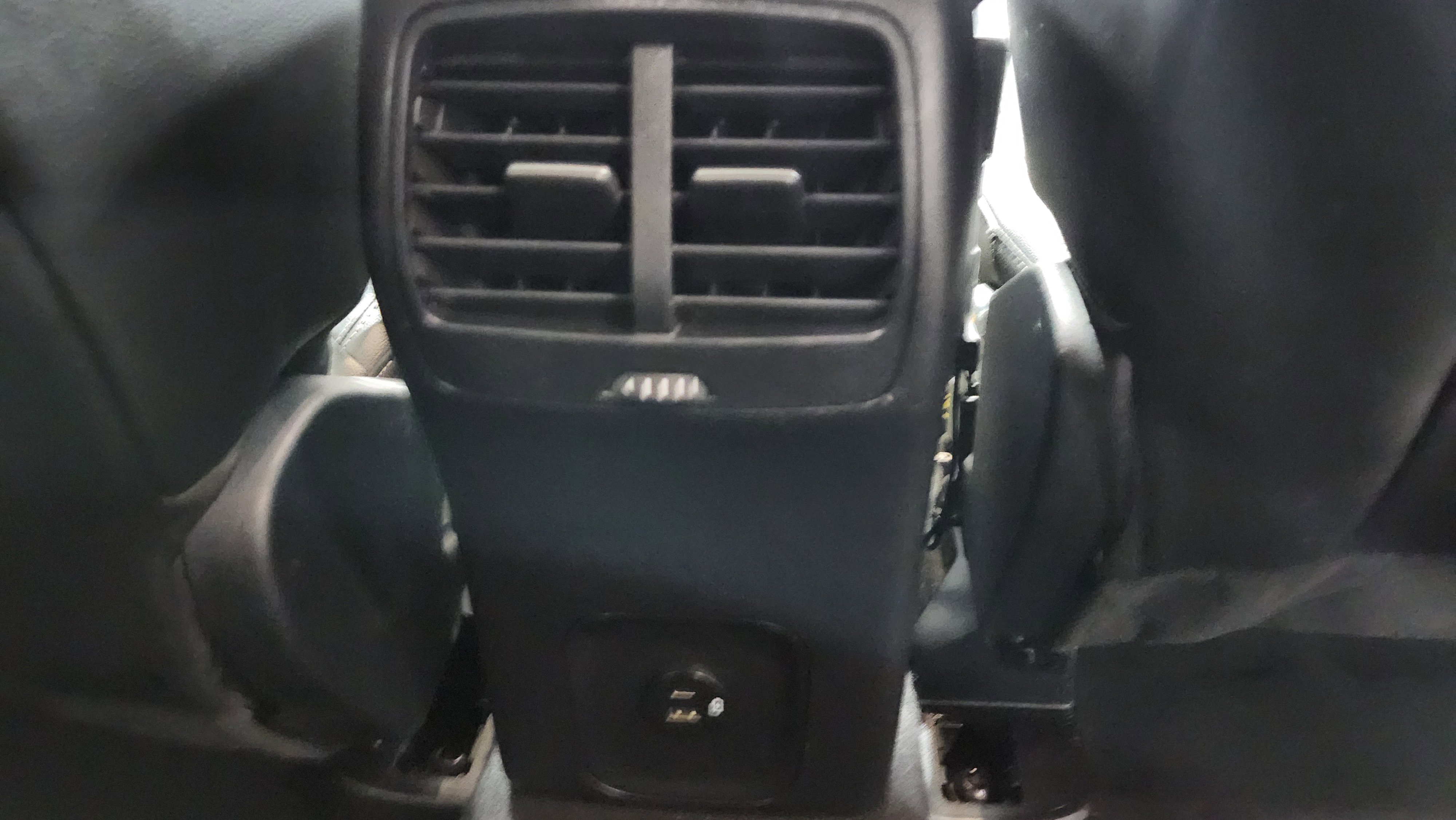 Used 2020 Ford Escape Titanium image 21