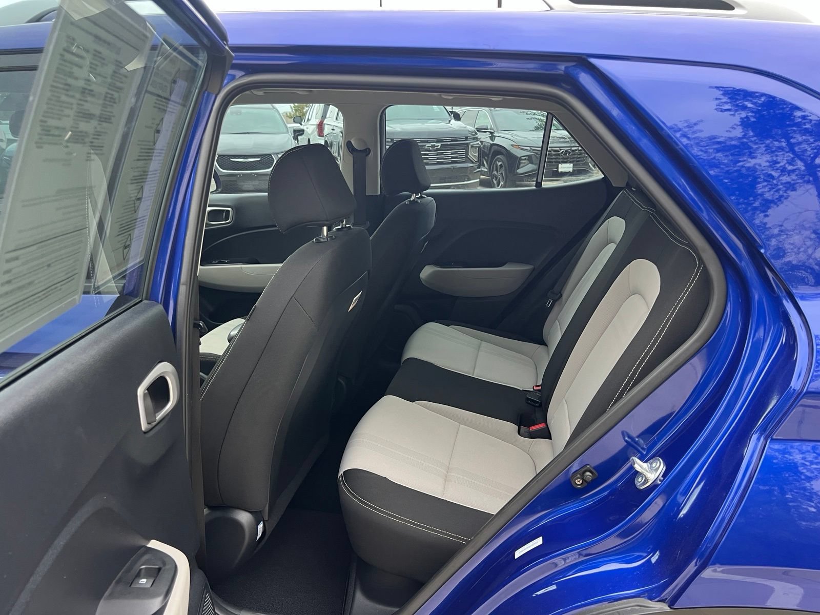 Certified 2025 Hyundai Venue SEL FWD image 17