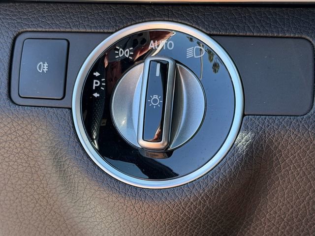 Used 2014 Mercedes-Benz E 350 4MATIC Sedan image 23