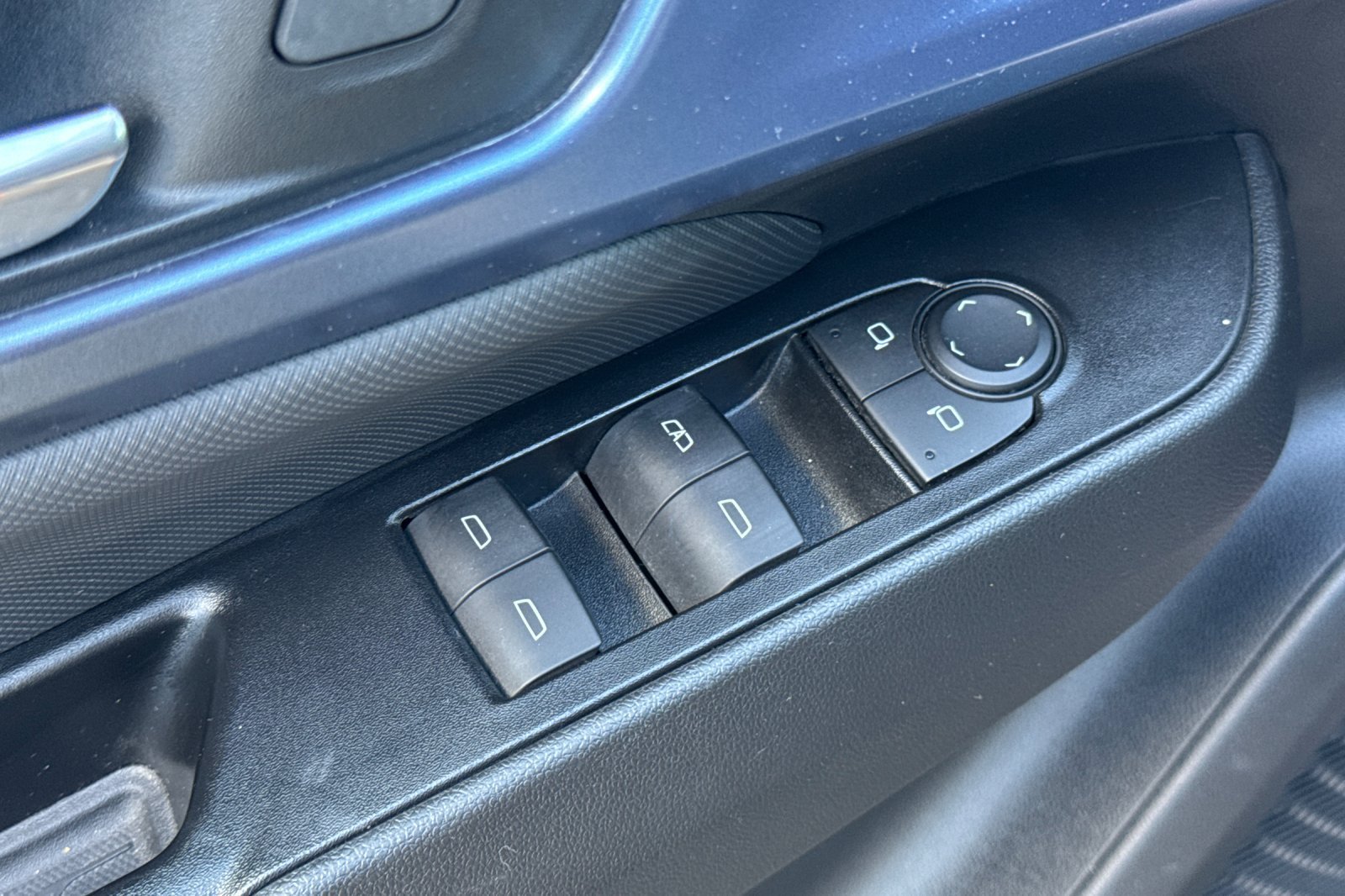 Used 2024 Chevrolet Equinox EV LT AWD/4WD image 13
