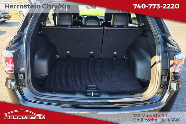 Used 2025 Jeep Compass Latitude w/ Altitude Special Edition image 17