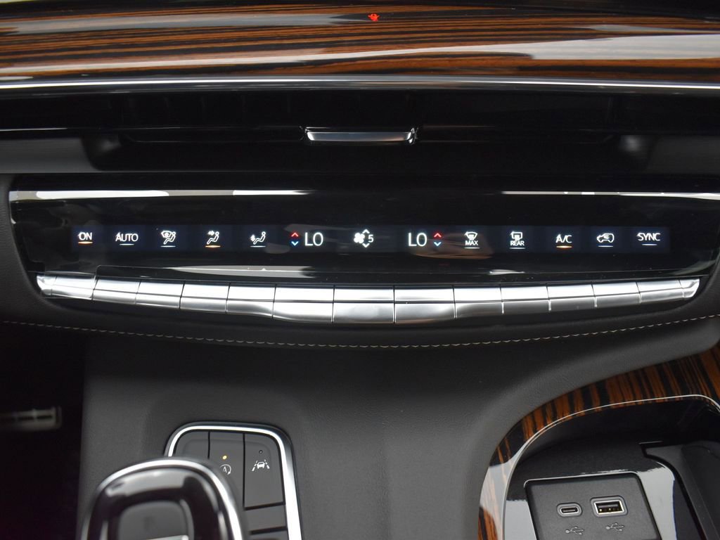 Certified 2024 Cadillac Escalade ESV Premium Luxury w/ Performance Package image 17