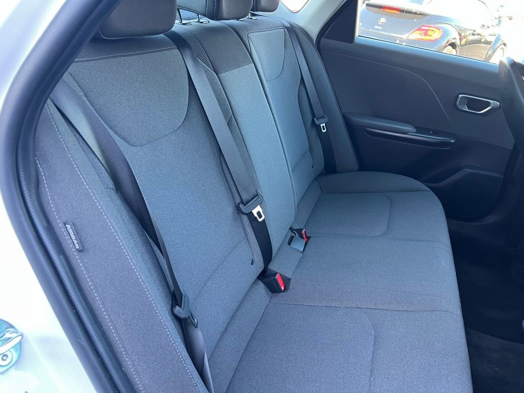 Used 2025 Kia K4 LXS image 26