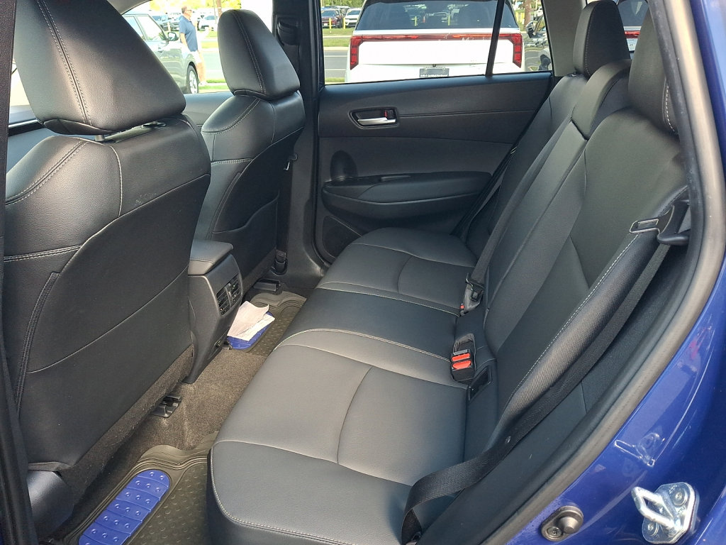 Used 2022 Toyota Corolla Cross XLE w/ Convenience Package AWD/4WD image 24
